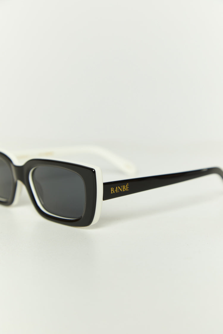 Banbe The Bundchen Black Sunglasses Image