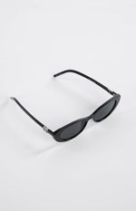 Beginning Julie Black Rounded Sunglasses Image