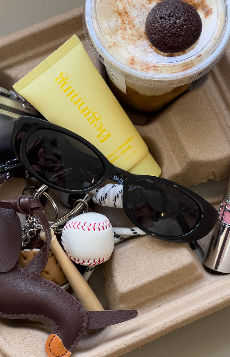 Beginning Julie Black Rounded Sunglasses Image