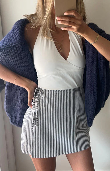 ボーダーミニスカート　stripe mini skirt Frazer Blue Stripe Tie Side Mini Skirt | Beginning Boutique US