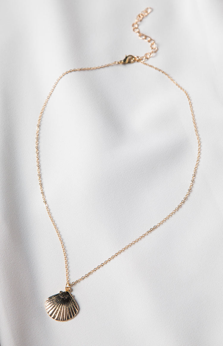 Hayden Gold Seashell Pendant Necklace Image