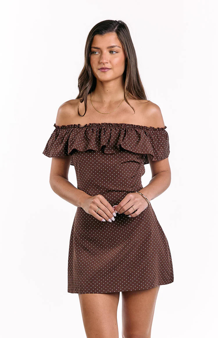 brown polka dot dress off the shoulder GINA TRICOT - Off-The-Shoulder Maxi Asymmetric Ruffle Dress - Women - Polyester - 34 EU