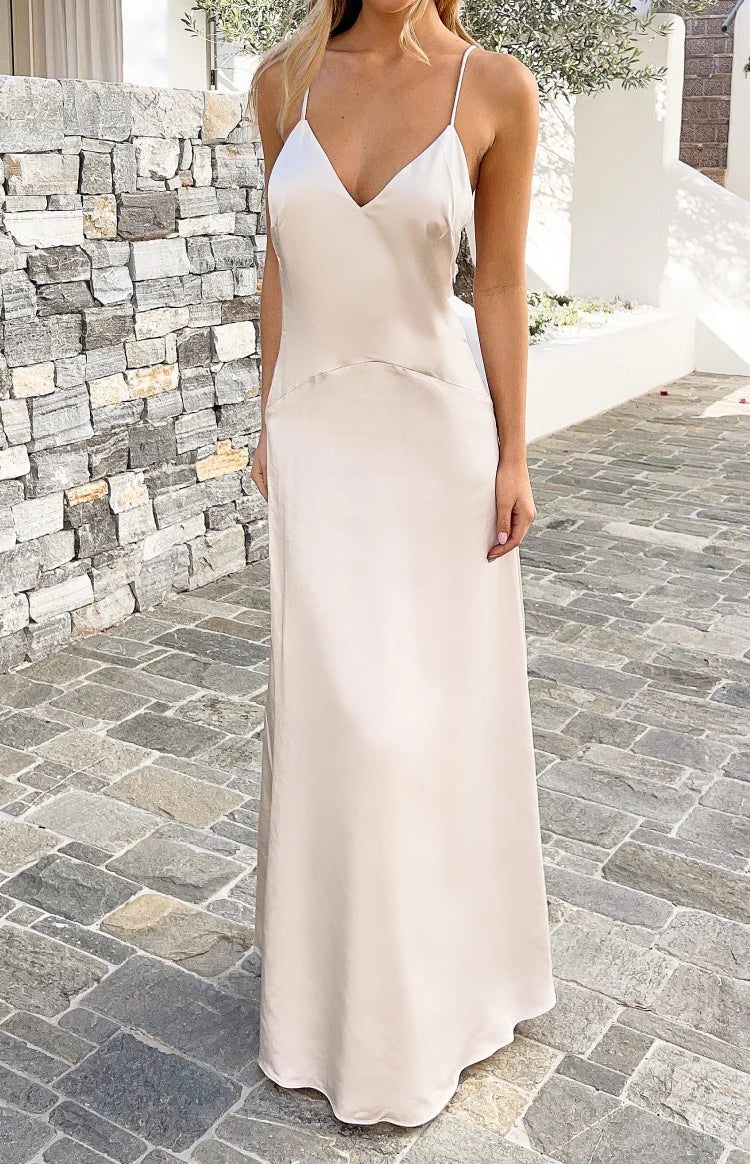 beige silky dress Kaitlynn Cream Satin Maxi - 12 The bodice transitions into Size:US size 16W 9992=handle1=Storage Bench=frances-woven-rattan-storage-bench-with-cushion-black $4.8m for dress Marilyn
