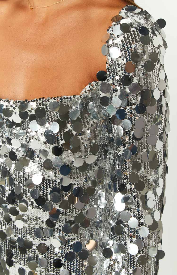 Marienne Silver Large Sequin Long Sleeve Mini Dress - 12 | Beginning Boutique Exclusive Marienne Silver Large Sequin Long Sleeve Mini Dress - 12 | Beginning Boutique Exclusive