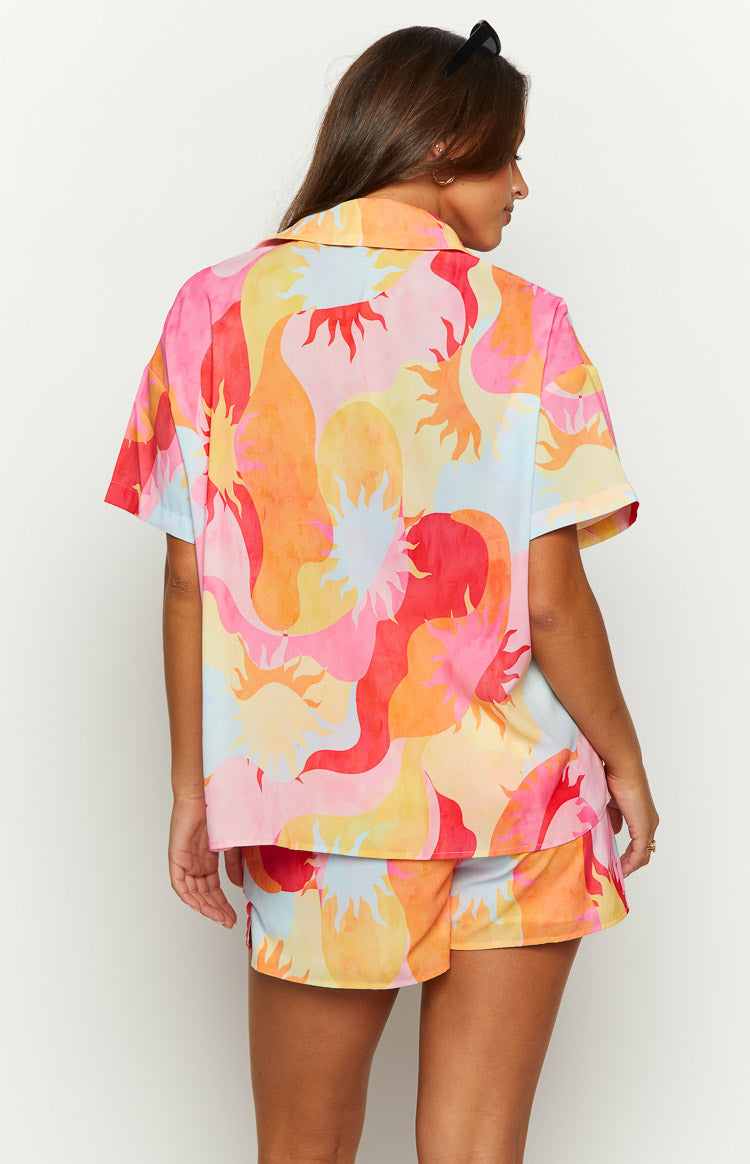 Rays Pink Sun Print Short Sleeve Button Up Shirt Image