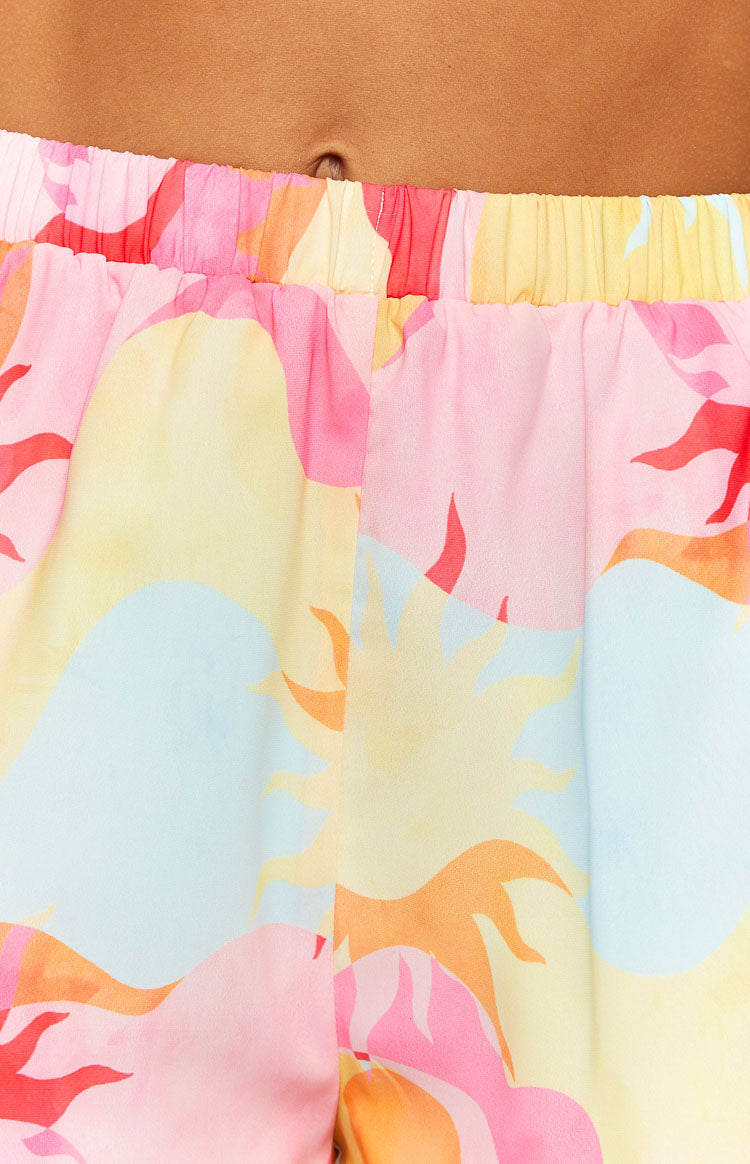 Rays Pink Sun Print Shorts Image