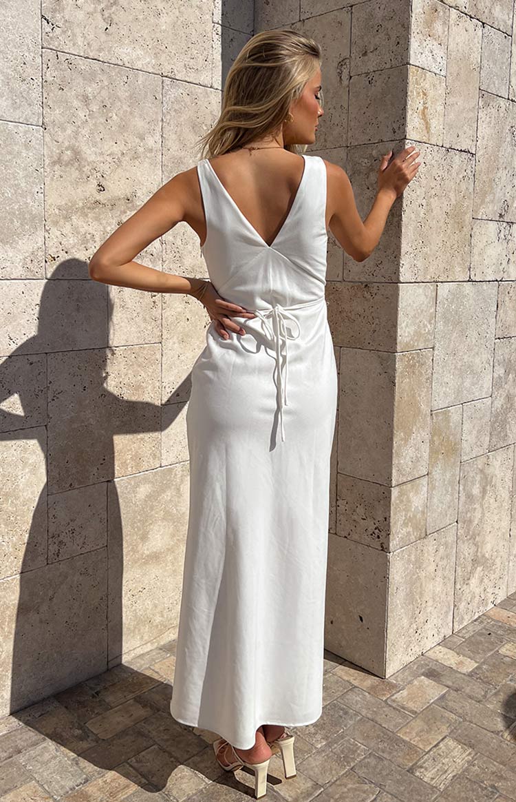 Verlaine White Linen Blend Maxi Dress - US 14 | Beginning Boutique exclusive Verlaine White Linen Blend Maxi Dress - US 14 | Beginning Boutique exclusive