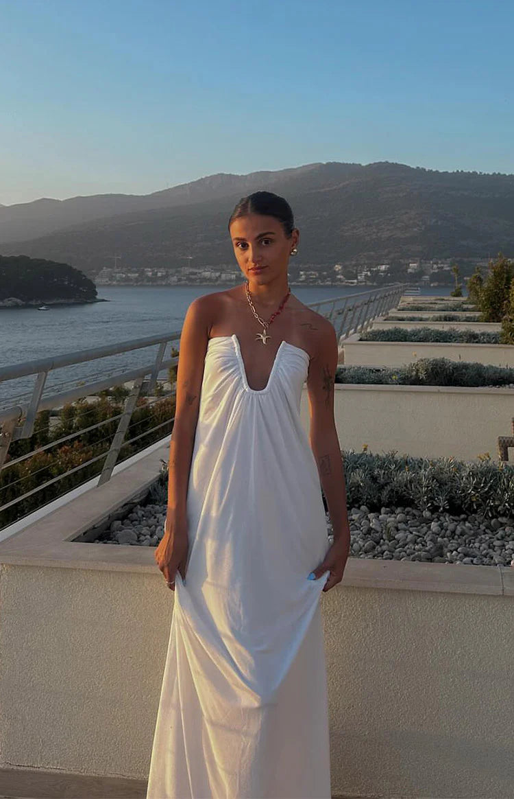 Braelyn White Strapless Maxi Dress - US 18 | Beginning Boutique Exclusive Braelyn White Strapless Maxi Dress - US 18 | Beginning Boutique Exclusive